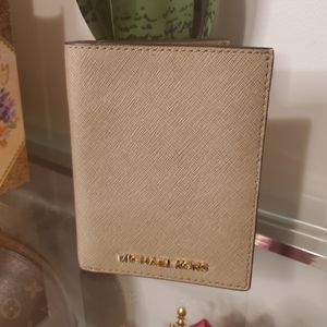 Michel Kors Passport Wallet in Dark Dune